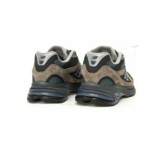 【AT12140】ニューバランス New Balance M2010シリーズ レトロなダッドスニーカー | New Balance