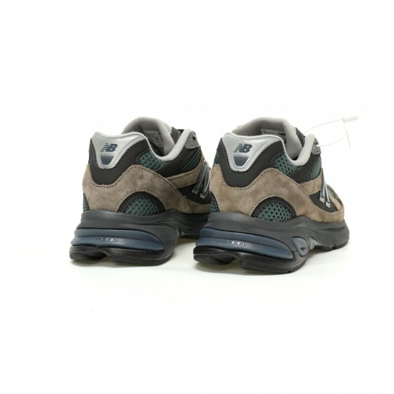 【AT12140】ニューバランス New Balance M2010シリーズ レトロなダッドスニーカー | New Balance