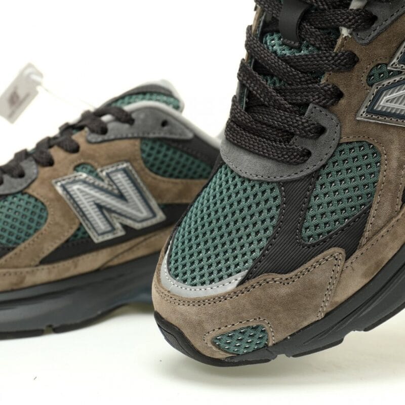 【AT12140】ニューバランス New Balance M2010シリーズ レトロなダッドスニーカー | New Balance
