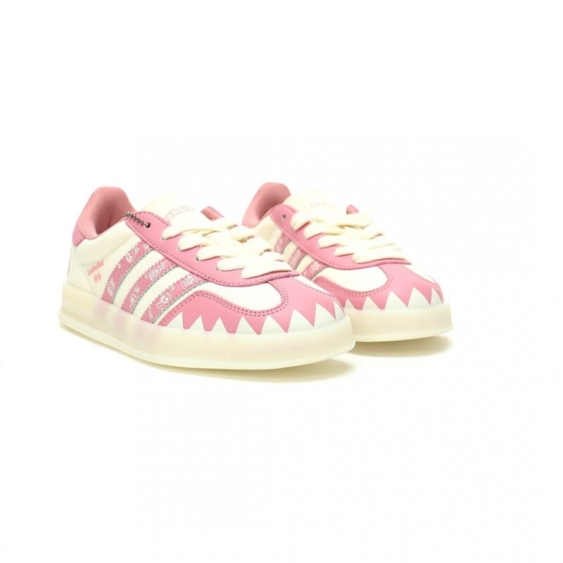 【AT12147】アディダス オリジナルス Samba OG LABUBUスニーカー - ピンクとベージュ色ブロックデザイン | Adidas