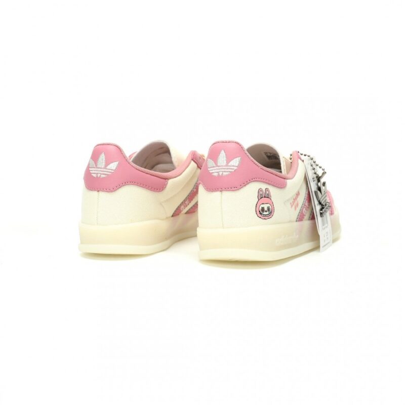 【AT12147】アディダス オリジナルス Samba OG LABUBUスニーカー - ピンクとベージュ色ブロックデザイン | Adidas