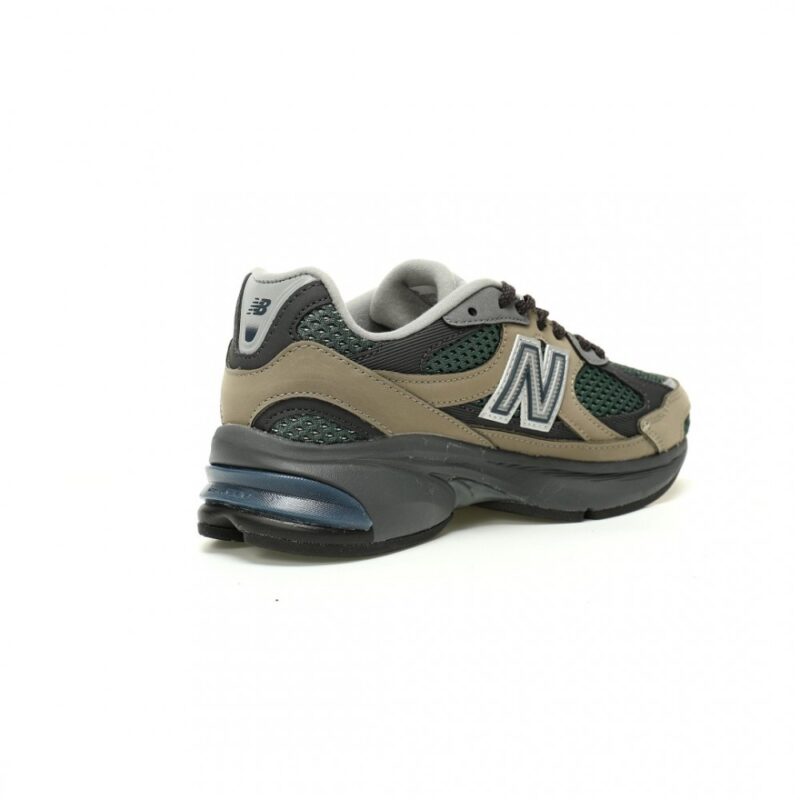 【AT12228】ニューバランス(New Balance) M2010シリーズの都市トレンドスニーカー | New Balance