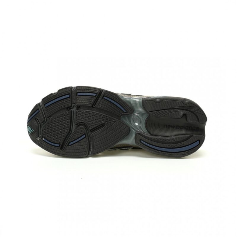 【AT12228】ニューバランス(New Balance) M2010シリーズの都市トレンドスニーカー | New Balance