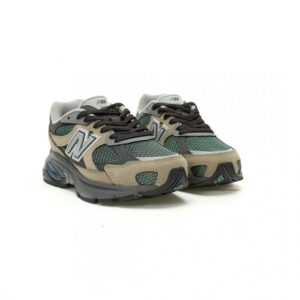 【AT12228】ニューバランス(New Balance) M2010シリーズの都市トレンドスニーカー | New Balance