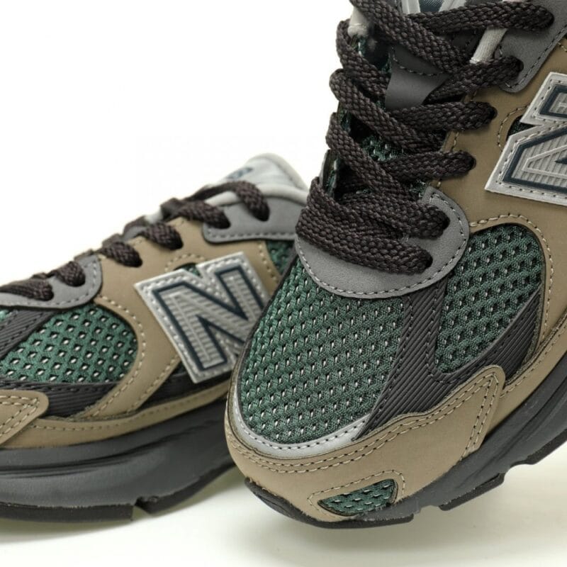 【AT12228】ニューバランス(New Balance) M2010シリーズの都市トレンドスニーカー | New Balance