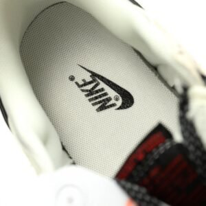 【AT12251】シュプリーム x ナイキSBダンクロー スニーカー | ストリートファッション愛好家必見 | Dunk