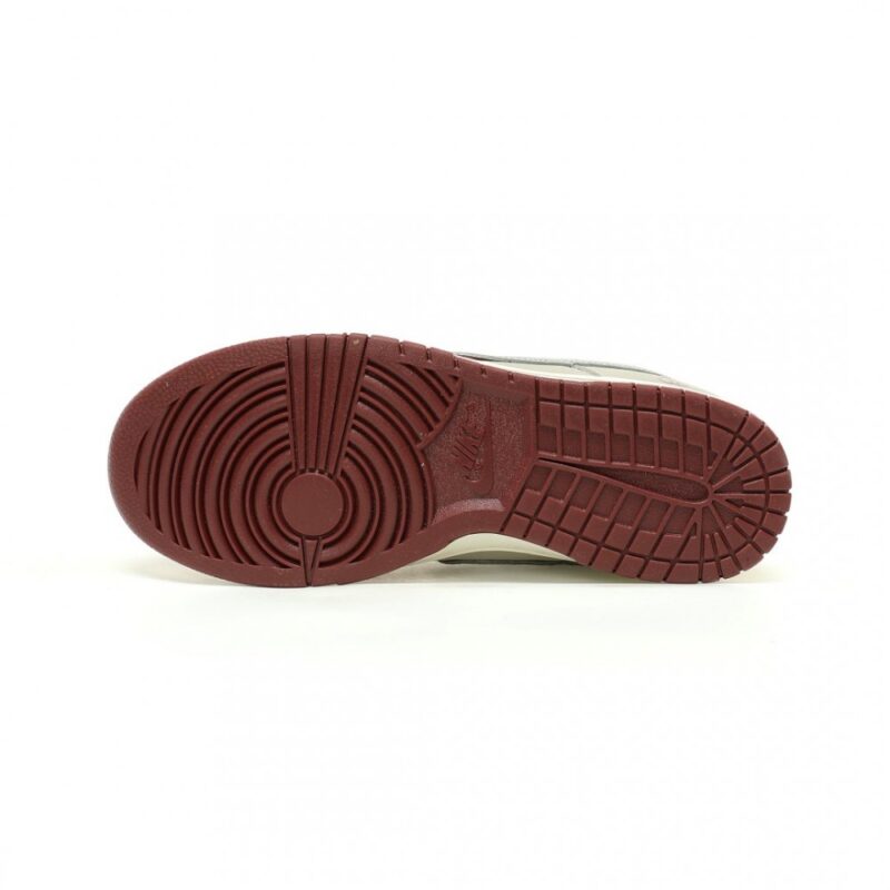 【AT12289】Gucci x Nike SB Dunk Low コラボ スニーカー 高級レザーと快適なサポート | Gucci x Nike