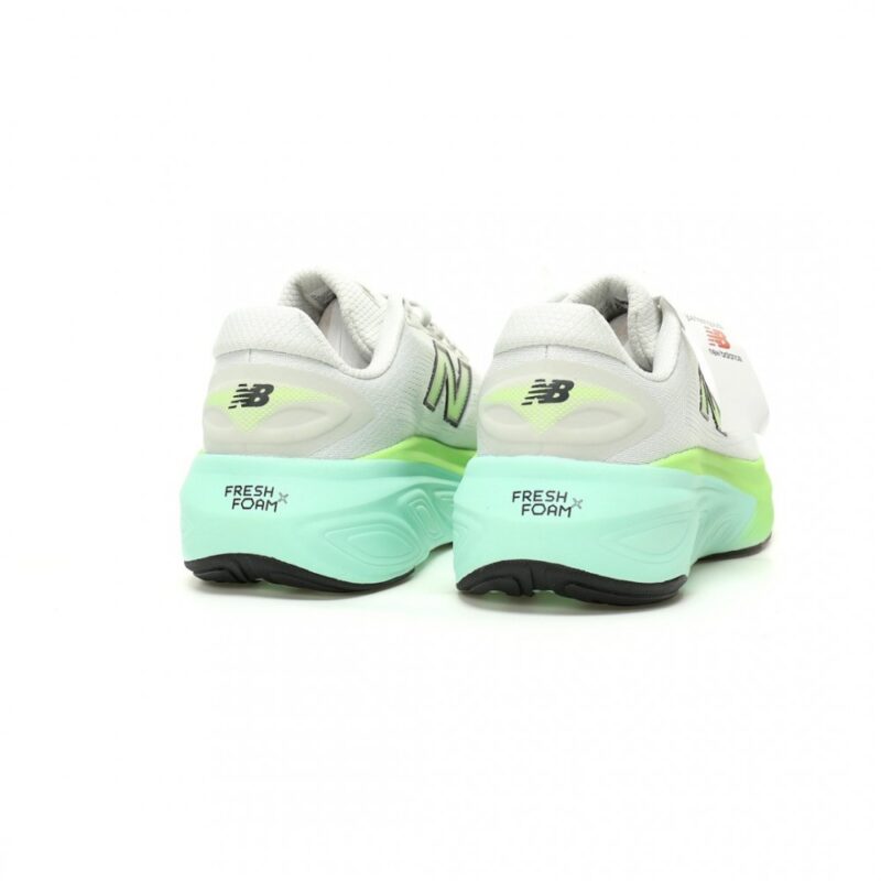 【AT12309】ニューバランスフレッシュフォームXモアV6ランニングシューズ | New Balance