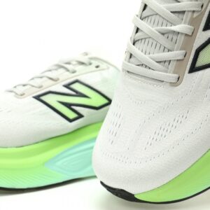 【AT12309】ニューバランスフレッシュフォームXモアV6ランニングシューズ | New Balance