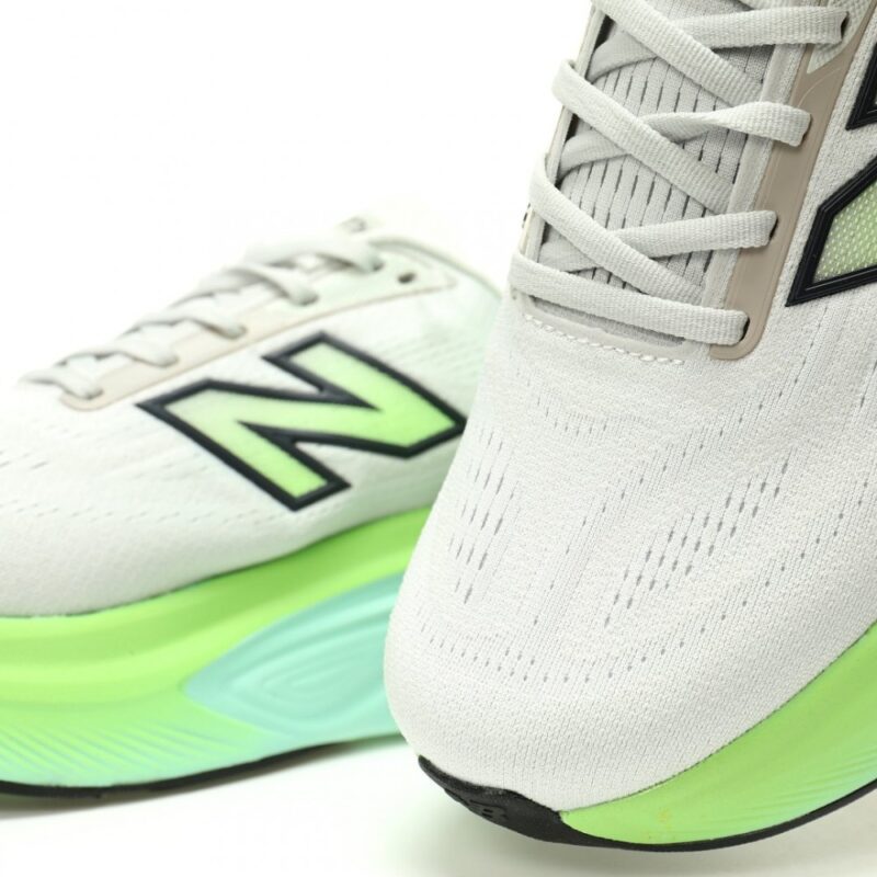 【AT12309】ニューバランスフレッシュフォームXモアV6ランニングシューズ | New Balance