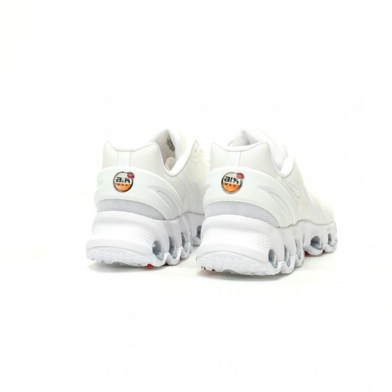 【AT12318】ナイキAir Max DNプレミアムスニーカー - 高級なオールホワイトカラー | Nike Air Max
