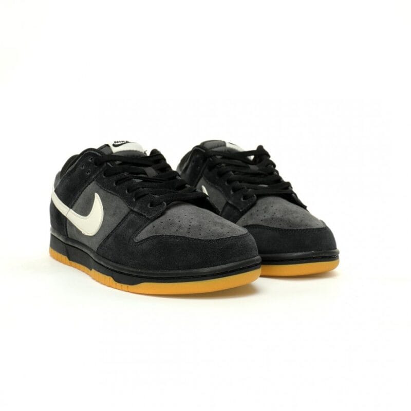 【AT12323】ナイキSB ダンク ロー ブラックグレースウェード スケートシューズ | Nike x Dunk