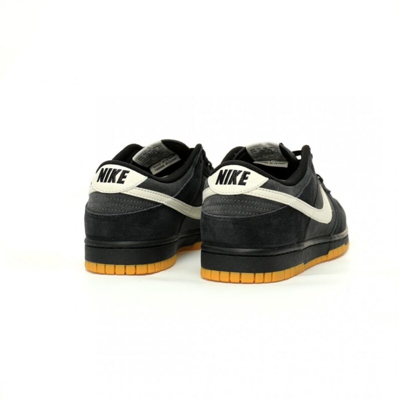 【AT12323】ナイキSB ダンク ロー ブラックグレースウェード スケートシューズ | Nike x Dunk