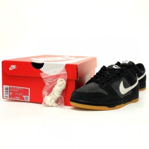 【AT12323】ナイキSB ダンク ロー ブラックグレースウェード スケートシューズ | Nike x Dunk