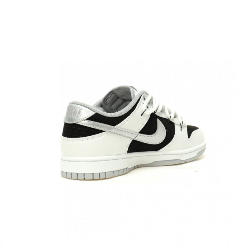 【AT12346】ナイキSBダンクロー パイソン柄スニーカー ホワイトブラックシルバー | Nike Dunk