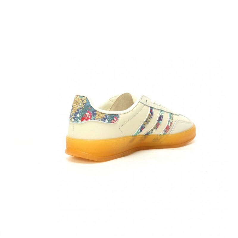 【AT12381】Adidas(アディダス) Gazelle Indoor トレーナー - シンプルでエレガントなデザインが魅力のスニーカー | Adidas Originals