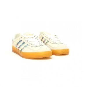 【AT12381】Adidas(アディダス) Gazelle Indoor トレーナー - シンプルでエレガントなデザインが魅力のスニーカー | Adidas Originals