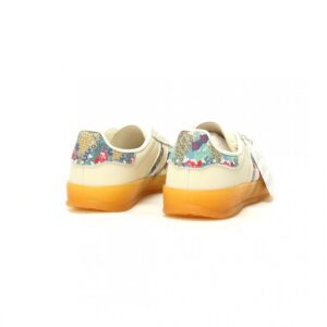 【AT12381】Adidas(アディダス) Gazelle Indoor トレーナー - シンプルでエレガントなデザインが魅力のスニーカー | Adidas Originals