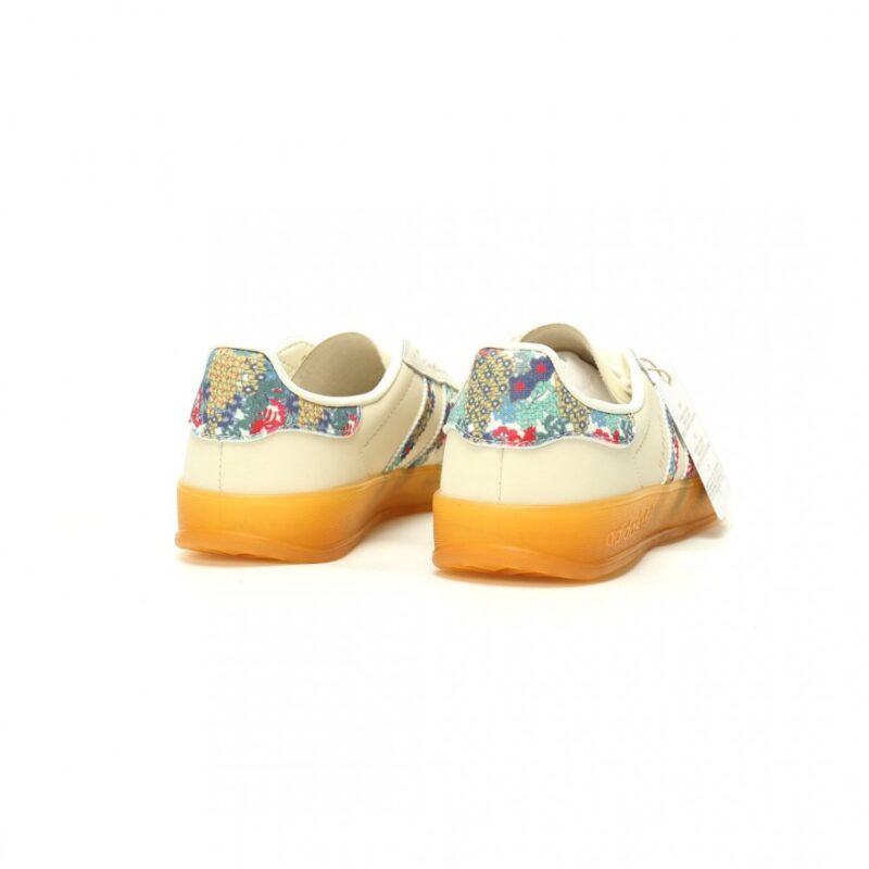 【AT12381】Adidas(アディダス) Gazelle Indoor トレーナー - シンプルでエレガントなデザインが魅力のスニーカー | Adidas Originals