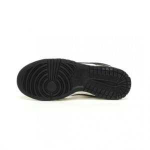 【AT12396】Nike SB Dunk Low スケートボードシューズのブラック＆ホワイトデザイン | Nike Dunk