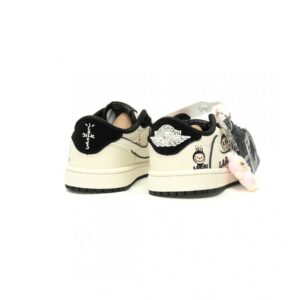 【AT12418】ナイキ エア ジョーダン 1 Low OG × LABUBU コラボ スニーカー | Air Jordan