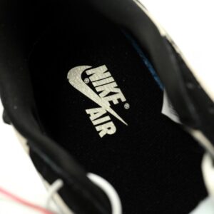 【AT12418】ナイキ エア ジョーダン 1 Low OG × LABUBU コラボ スニーカー | Air Jordan