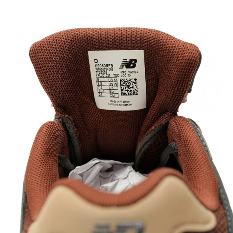 【AT12426】ニューバランス 9060 ファントムリッチオーク　父の靴 | New Balance