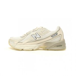 【AT12454】New Balance MR740シリーズ レトロランニングシューズ | New Balance