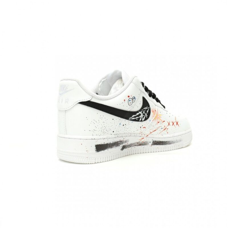 【AT12468】Nikeナイキ Air Force 1 07 Low スニーカー - ファッションと快適性が融合したストリートスタイル | Air Force 1