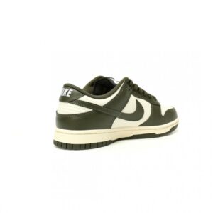 【AT12472】ナイキSB Dunk Low 'Cargo Khaki' - ストリートファッションとスケートボードカルチャーの融合 | Nike Dunk