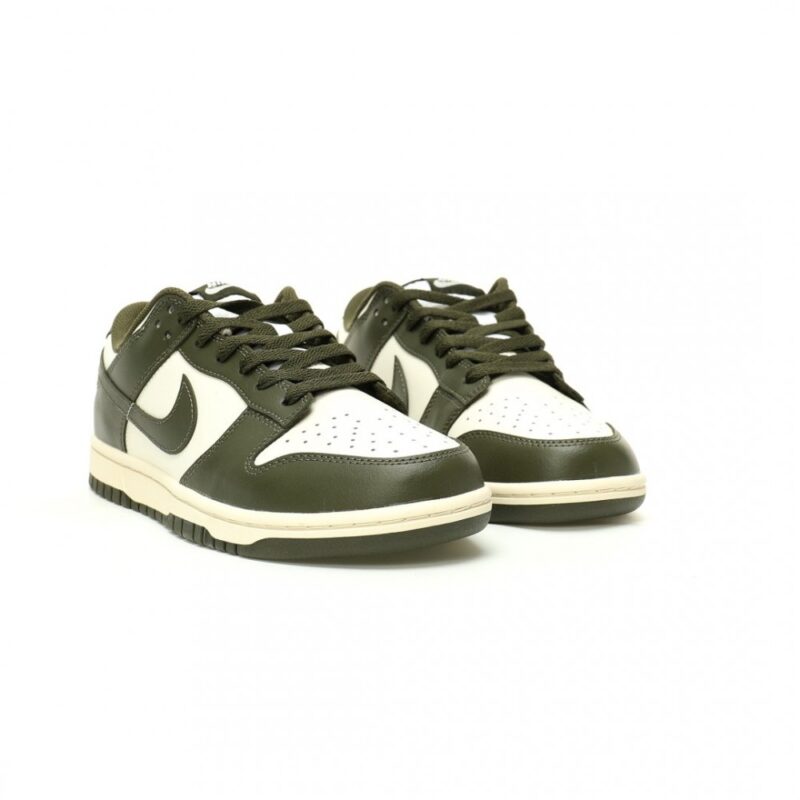 【AT12472】ナイキSB Dunk Low 'Cargo Khaki' - ストリートファッションとスケートボードカルチャーの融合 | Nike Dunk