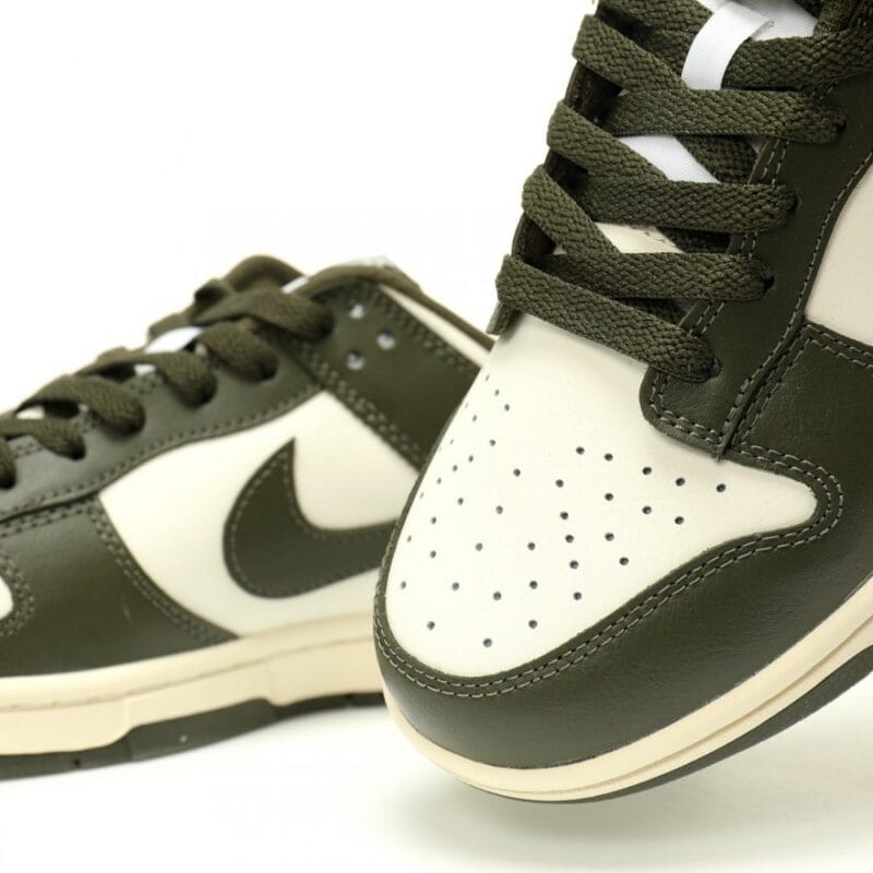 【AT12472】ナイキSB Dunk Low 'Cargo Khaki' - ストリートファッションとスケートボードカルチャーの融合 | Nike Dunk