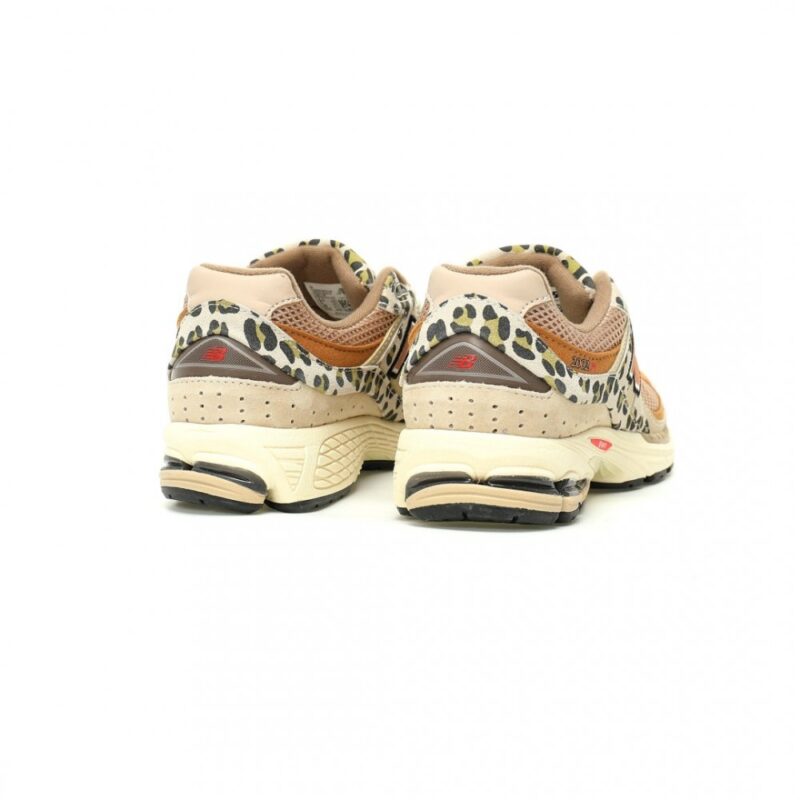 【AT12517】New Balance ニューバランス Cheetah Printチータープリントスニーカー 2002Rシリーズ | New Balance