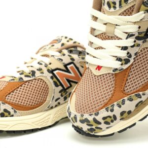 【AT12517】New Balance ニューバランス Cheetah Printチータープリントスニーカー 2002Rシリーズ | New Balance
