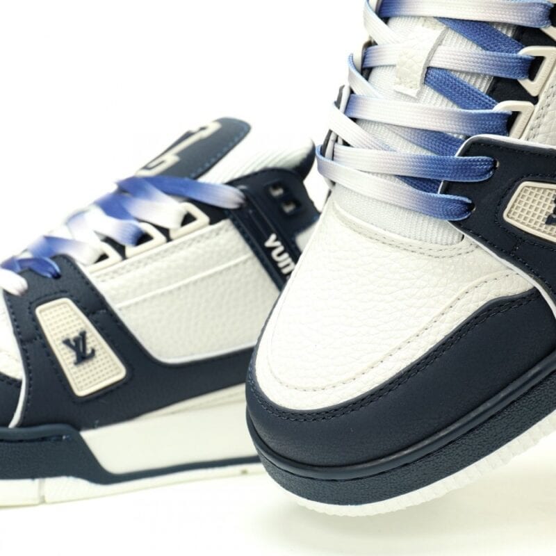【AT12532】ルイ・ヴィトンLVトレーナー スニーカー - ブルーとホワイトのグラデーションカラー | Louis Vuitton
