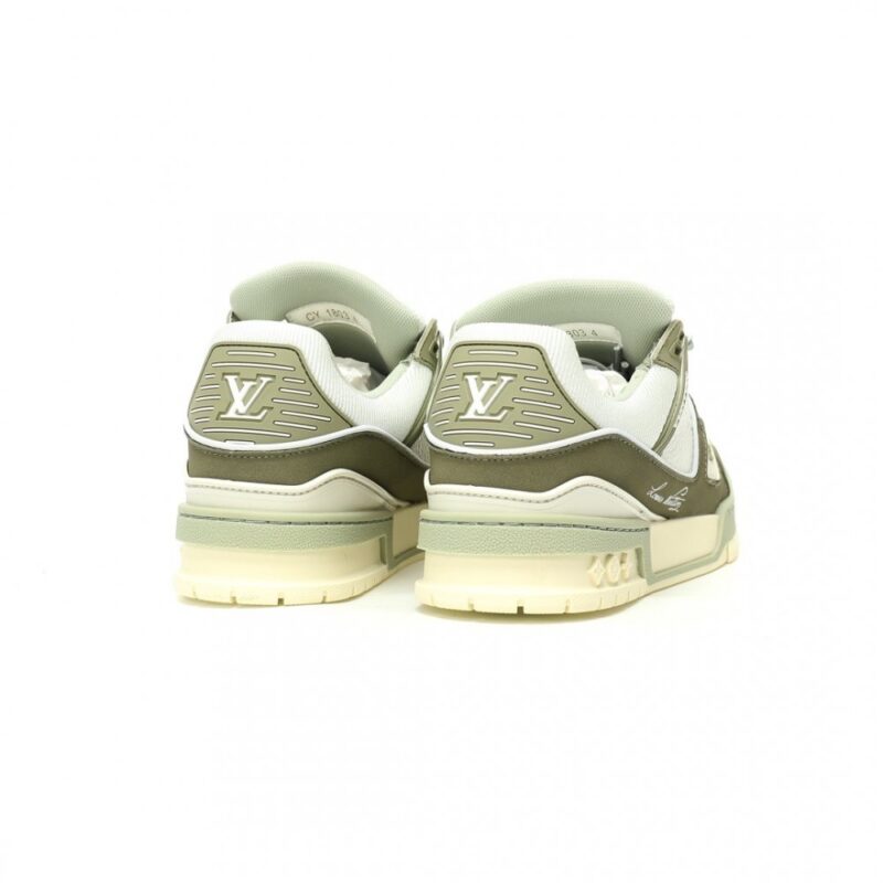 【AT12533】Louis Vuitton（ルイ・ヴィトン）LV Trainerスニーカー: 高級グラデーションカラーのOLIVE GREEN＆WHITEデザイン | Louis Vuitton Paris