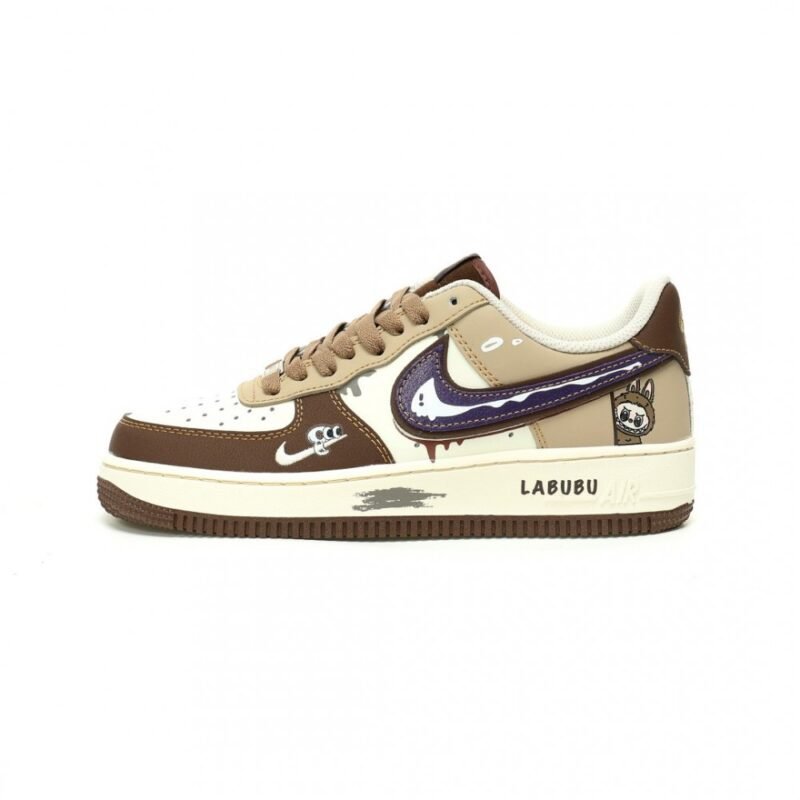 【AT12563】NIKEナイキAir Force 1 07 LV8 Lowシリーズコラボレーションスニーカー | Nike x Labubu
