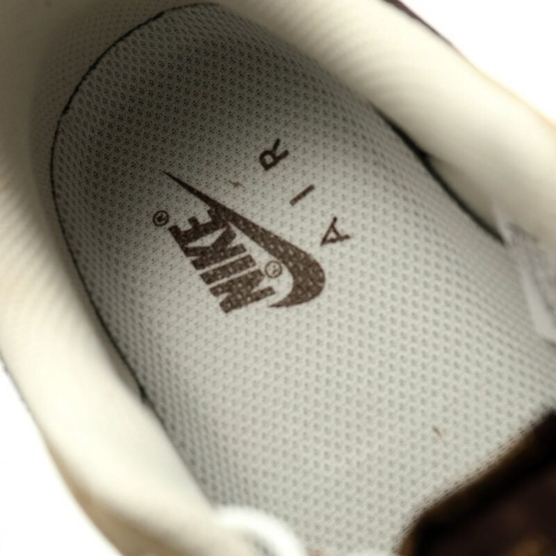 【AT12563】NIKEナイキAir Force 1 07 LV8 Lowシリーズコラボレーションスニーカー | Nike x Labubu