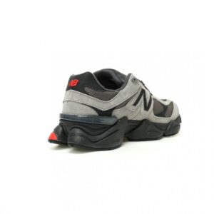 【AT12576】New Balance（ニューバランス）9060シリーズ Grey Black Red スニーカー | New Balance