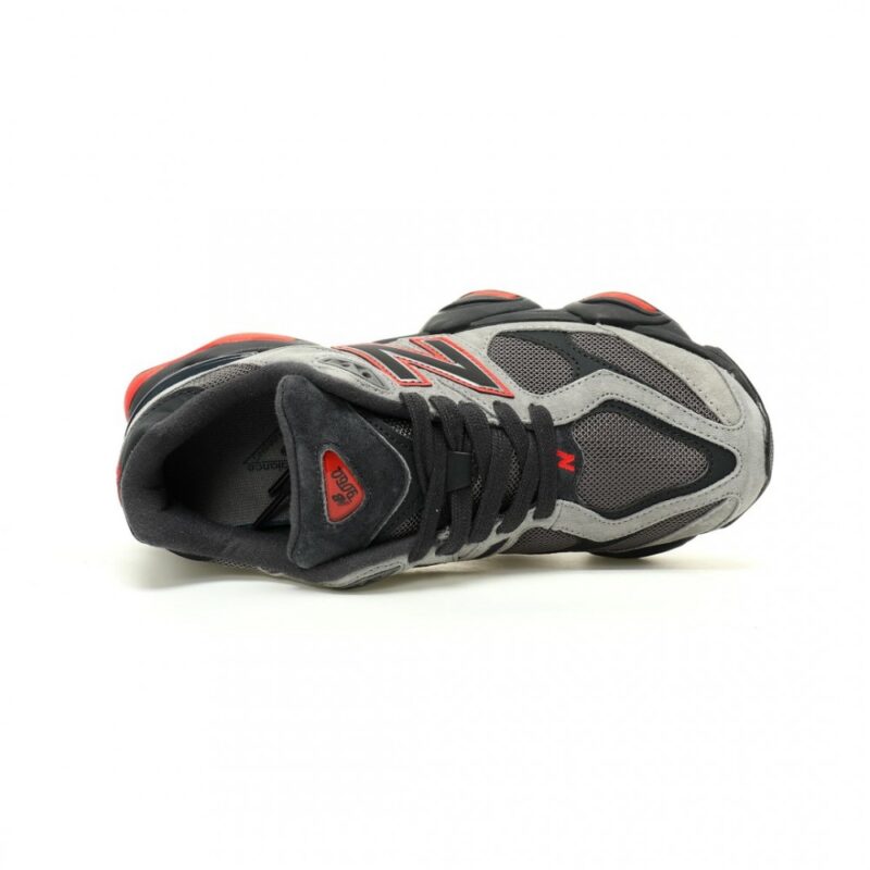 【AT12576】New Balance（ニューバランス）9060シリーズ Grey Black Red スニーカー | New Balance