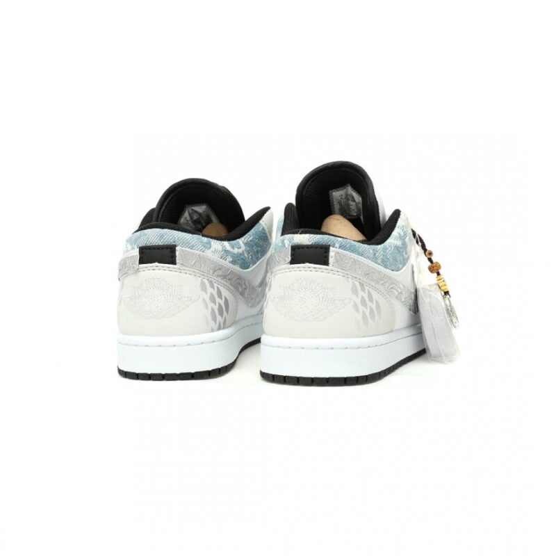 【AT12588】ナイキ エア ジョーダン 1 ローカット バスケットボールシューズ ホワイト ライトグレー ブルー シルバー | Air Jordan