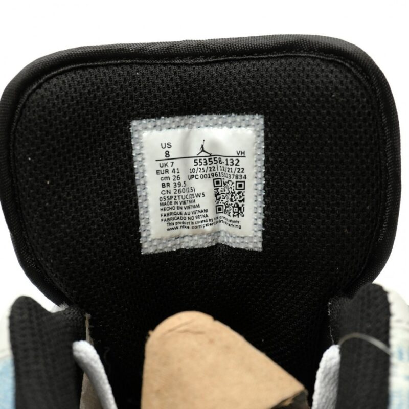 【AT12588】ナイキ エア ジョーダン 1 ローカット バスケットボールシューズ ホワイト ライトグレー ブルー シルバー | Air Jordan