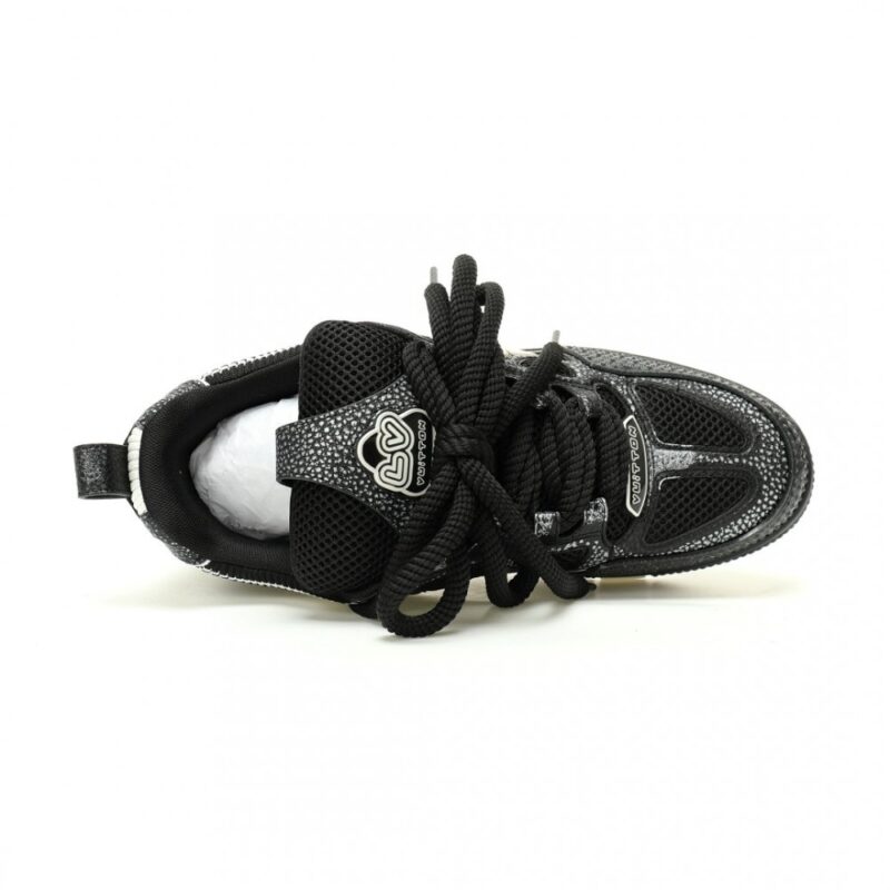 【AT12592】ルイヴィトンLVスケート1854シリーズ - ヴィンテージスケートシューズの贅沢な融合 | Louis Vuitton Malletier