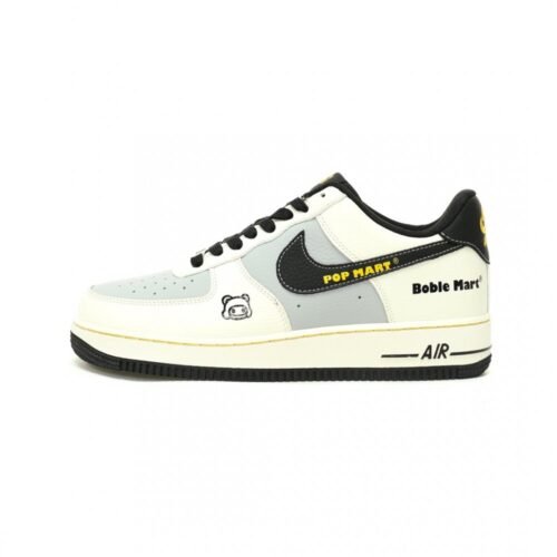 【AT12618】泡泡玛特 x Nike Air Force 1 コラボ スニーカー 新作！ストリートファッションとアート美学を融合 | Air Force 1