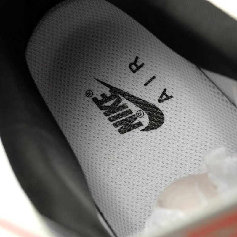 【AT12618】泡泡玛特 x Nike Air Force 1 コラボ スニーカー 新作！ストリートファッションとアート美学を融合 | Air Force 1