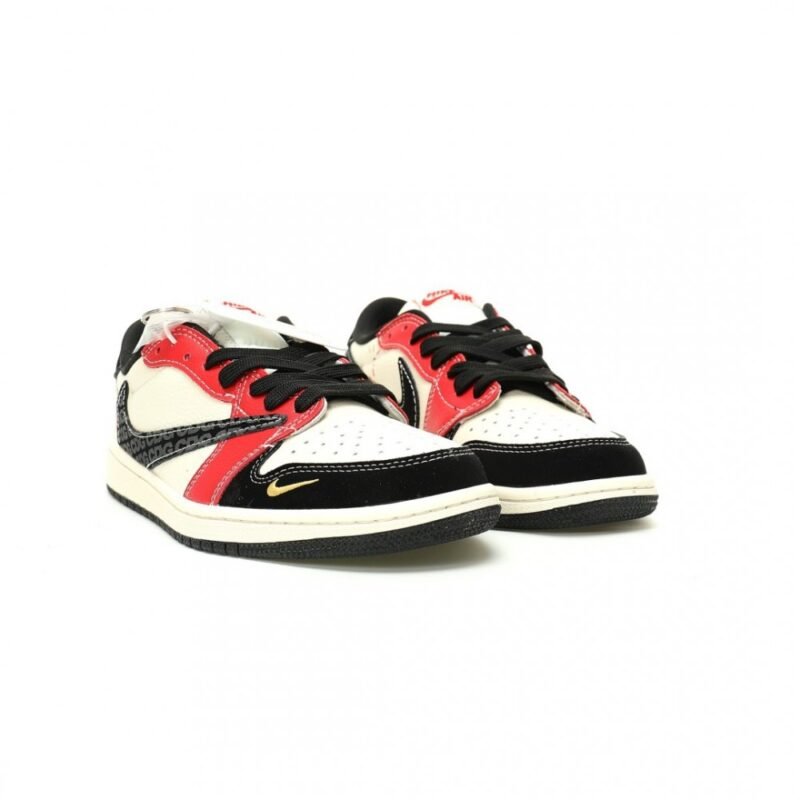 【AT12619】ナイキ×CDG×トラビススコット Air Jordan 1 Lowコラボスニーカー | Supreme Nike