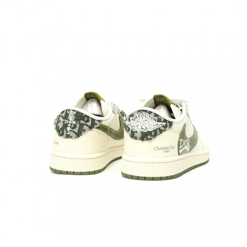 【AT12620】ディオール × トラヴィス・スコット × ナイキ エア ジョーダン 1 ロー コラボレーション スニーカー | Nike x Dior