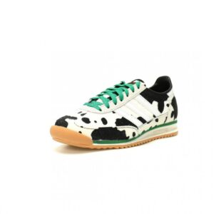 【AT12643】adidas オリジナル SL72 OG: ユニークな牛柄デザインのレトロスニーカー | Adidas Originals