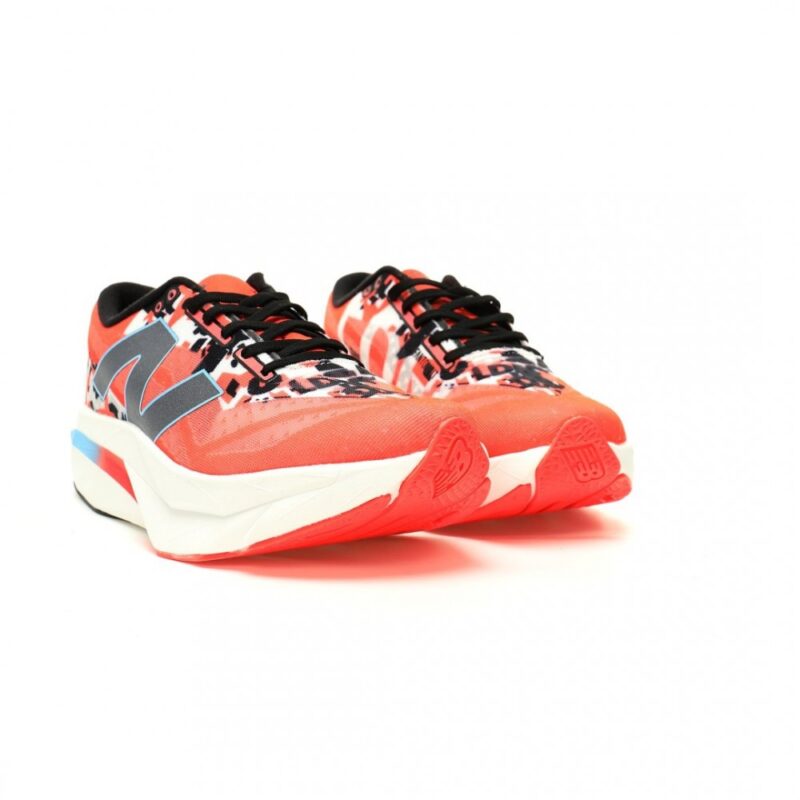 【AT12677】ニューバランス FuelCell Rebel v4 ランニングシューズ | New Balance