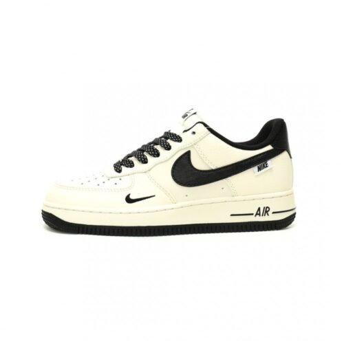 【AT12685】ナイキ エア フォース 1 07 ロー: クリーム色のクラシックスポーツシューズ | Air Force 1